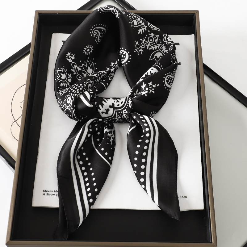 Luksusowa Jedwabna Apaszka Kwa – Ascot Neck Scarf recenzja i cena