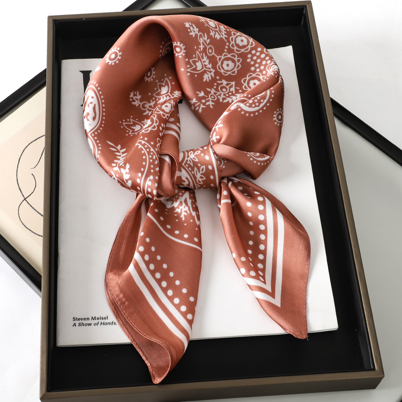 Luksusowa Jedwabna Apaszka Kwa – Ascot Neck Scarf recenzja i cena