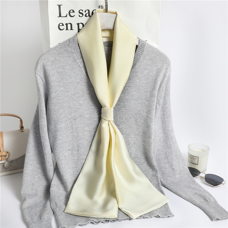 Czerwona Jednolita Długa Jedwa – Ascot Neck Scarf recenzja i cena